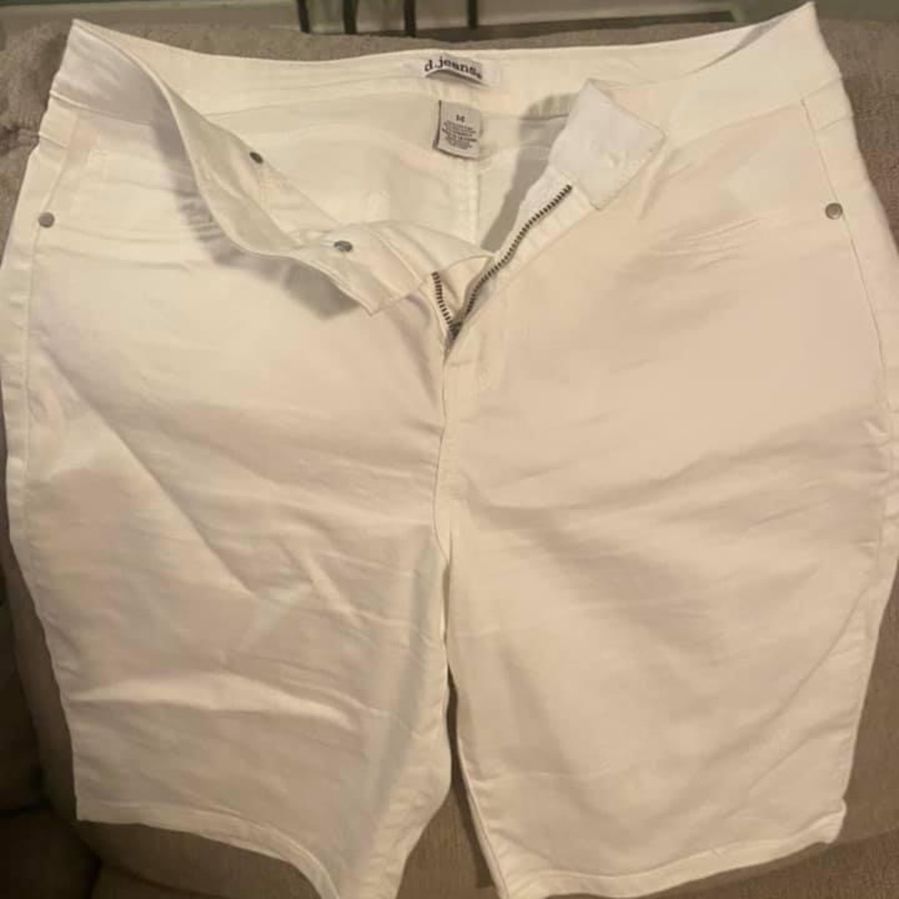 D Jeans white shorts sz 14